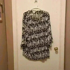 NWOT - CJ Banks Black & White Ruffle Mid Sleeve Blouse - Size 3X